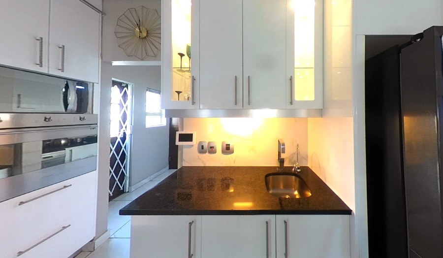 4 Bedroom Property for Sale in Parklands North Western Cape